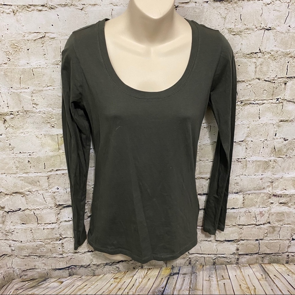 Tresics Green Scoop Neck Long Sleeve T Shirt